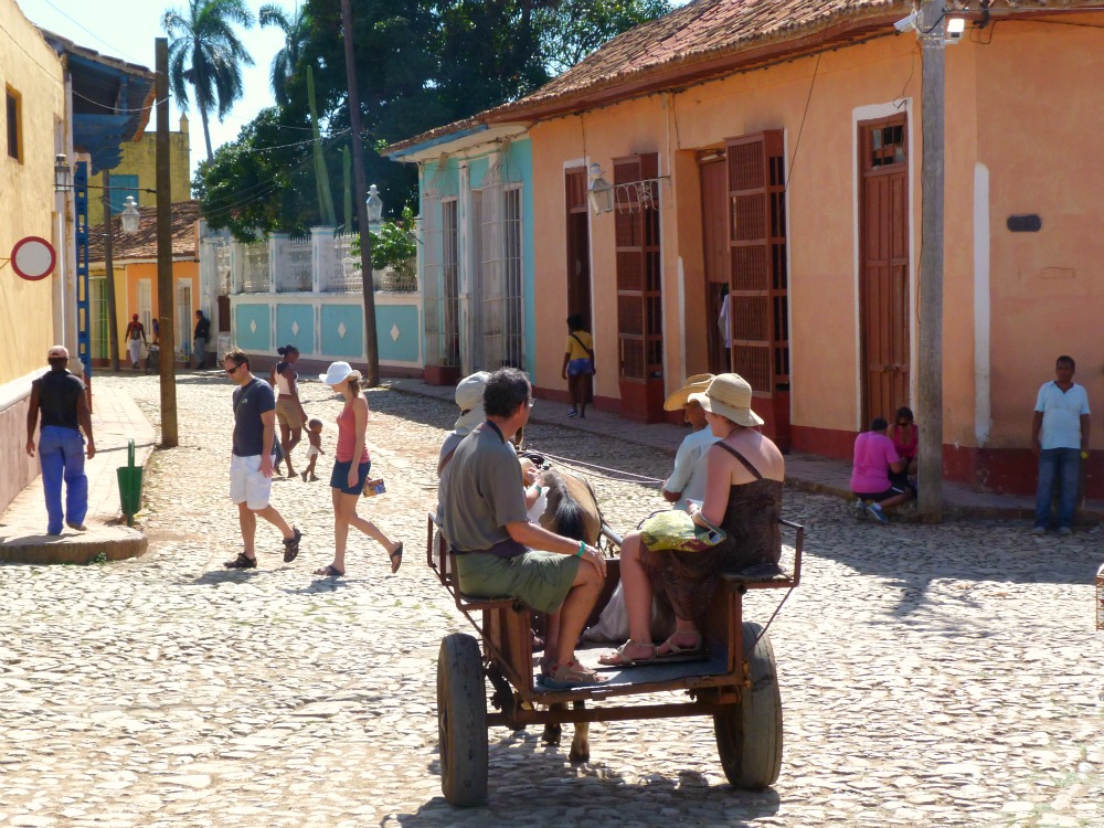 trinidad-calles-piedras